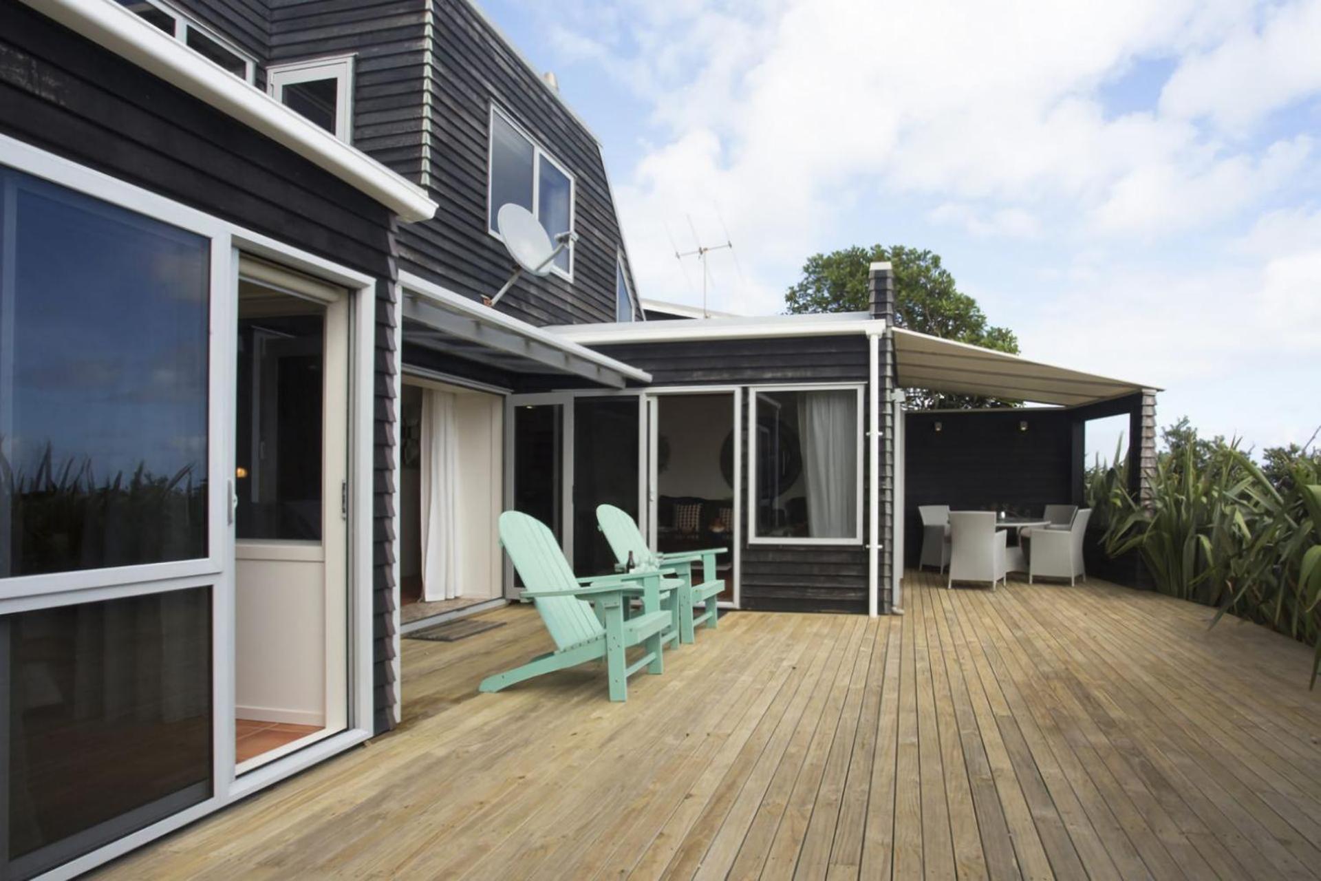 Chester Cottage Beachfront Oakura Екстер'єр фото